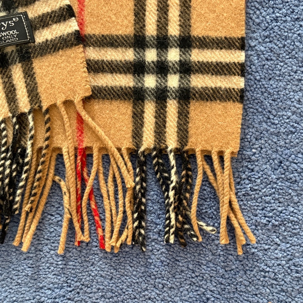 Vintage Burberry Tan and Black Wool Scarf - Picture 5 of 5